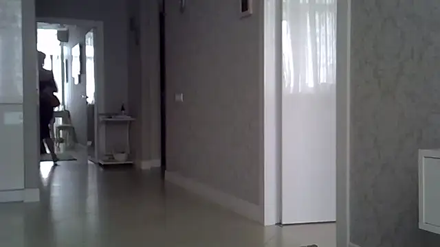 ZarinaSwift online show from February 18, 2025, 8:05 am