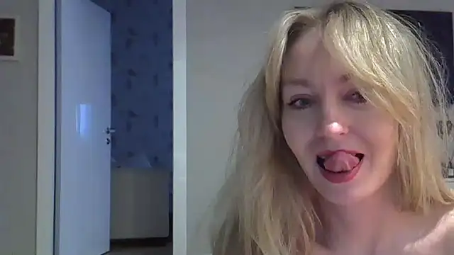 ZarinaSwift online show from February 19, 2025, 5:16 am