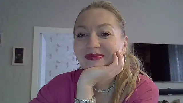 ZarinaSwift online show from October 10, 2025, 4:22 am