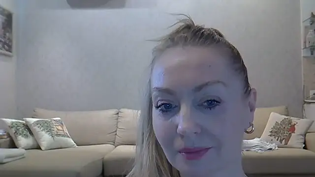 ZarinaSwift online show from March 31, 2026, 9:32 am