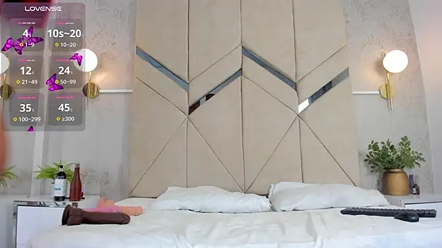 LiaVelez online show from October 11, 2025, 1:42 pm