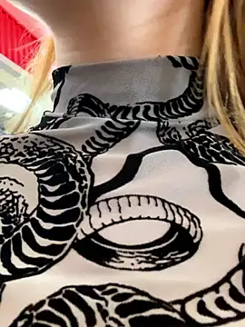 Snapshot of AmmyHot chatting on March 19, 2025, 7:18 am AmmyHot online show from March 19, 2025, 7:18 am