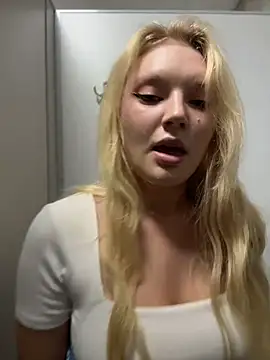 AmmyHot online show from June 16, 2026, 4:59 am