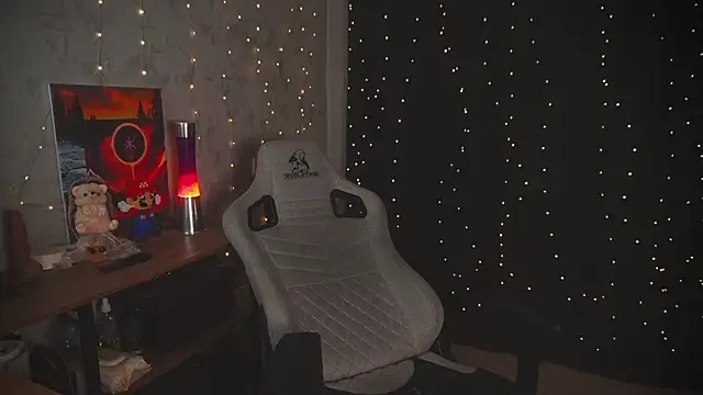 cuteamberlyyy online show from November 28, 2025, 3:53 am