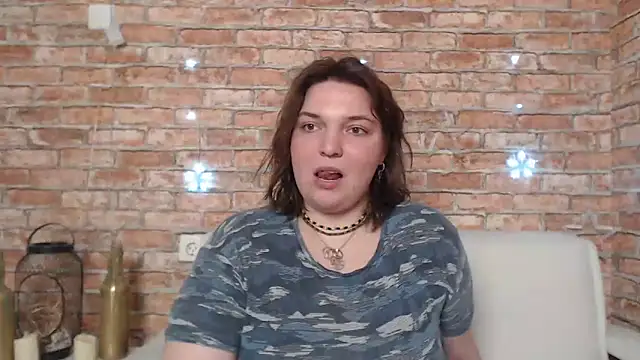 Amelia Kiss  online show from March 20, 2025, 7:03 am