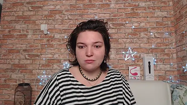 Amelia Kiss  online show from September 9, 2025, 12:32 am