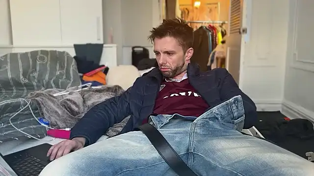 Snapshot of CupidZass chatting on December 4, 2025, 6:27 pm CupidZass online show from December 4, 2025, 6:27 pm