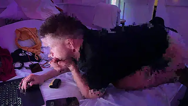 Snapshot of CupidZass chatting on January 17, 2026, 10:24 pm CupidZass online show from January 17, 2026, 10:24 pm