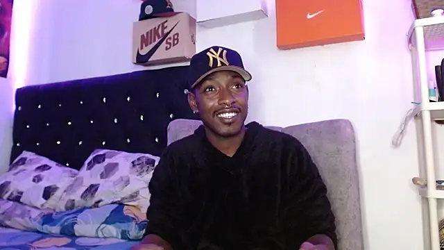 Snapshot of king__Black chatting on February 18, 2025, 10:25 pm king Black online show from February 18, 2025, 10:25 pm