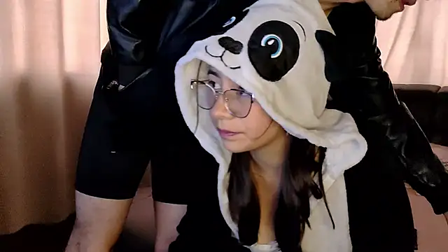 Snapshot of Alaia_sam chatting on March 19, 2025, 12:12 pm Alaia sam online show from March 19, 2025, 12:12 pm