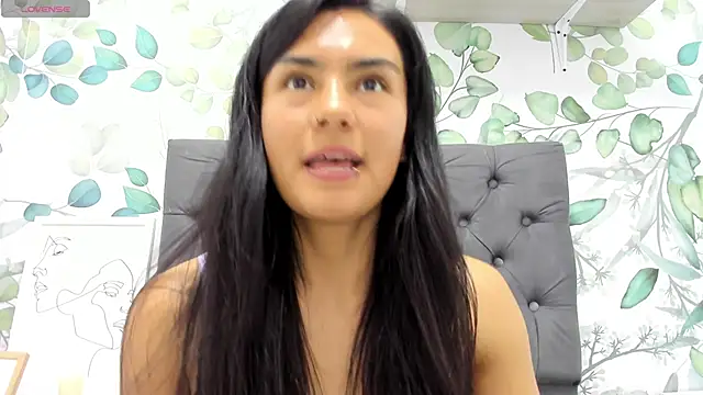 atilanadiaz7 online show from January 16, 2025, 7:31 pm