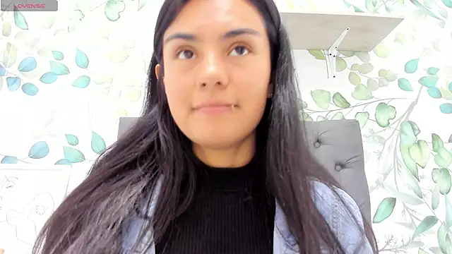 atilanadiaz7 online show from February 7, 2025, 5:29 pm