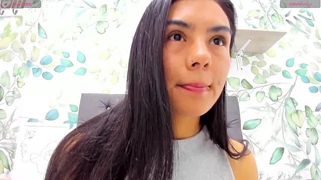 atilanadiaz7 online show from March 3, 2025, 2:26 pm