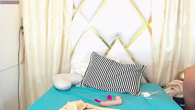 Snapshot of InkedSabrina chatting on March 7, 2025, 9:29 am InkedSabrina online show from March 7, 2025, 9:29 am