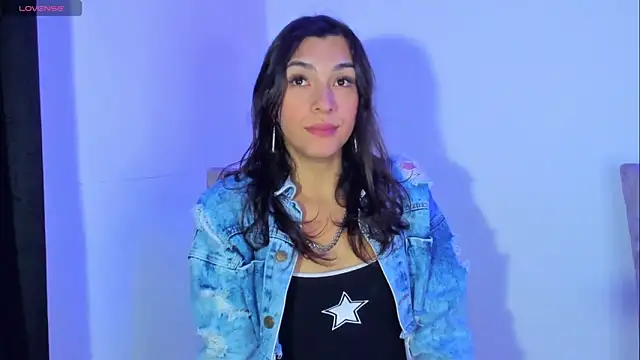 Snapshot of Camila_Coxx chatting on February 20, 2025, 12:08 am Camila Coxx online show from February 20, 2025, 12:08 am