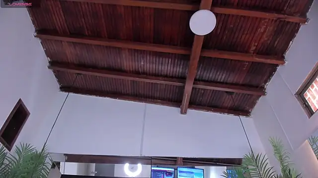 Snapshot of emily-fox chatting on February 25, 2025, 5:25 pm emily-fox online show from February 25, 2025, 5:25 pm