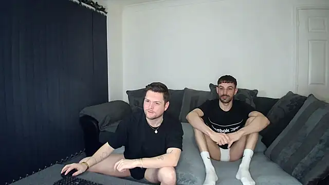 Snapshot of twotwinkhusbandss chatting on December 10, 2024, 6:06 pm twotwinkhusbandss online show from December 10, 2024, 6:06 pm