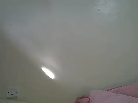 Snapshot of Sonnia_ chatting on May 6, 2026, 1:27 pm Sonnia online show from May 6, 2026, 1:27 pm