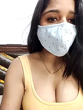 Gloie4u online show from December 20, 2024, 12:38 pm