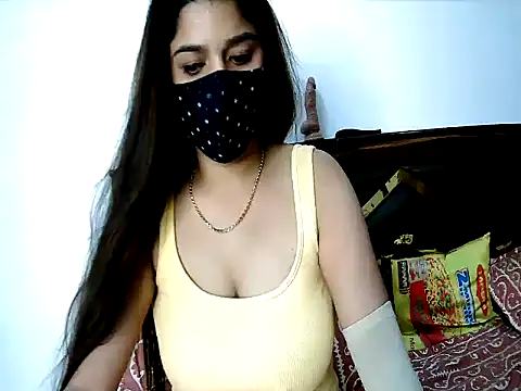 Gloie4u online show from May 11, 2026, 1:50 pm