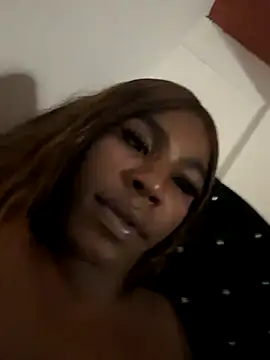 Snapshot of Richchocolatesweet_ chatting on November 14, 2025, 10:14 am Richchocolatesweet online show from November 14, 2025, 10:14 am