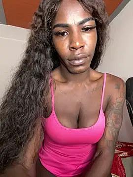 Snapshot of Richchocolatesweet_ chatting on January 5, 2026, 9:18 pm Richchocolatesweet online show from January 5, 2026, 9:18 pm