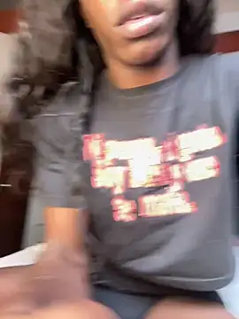 Snapshot of Richchocolatesweet_ chatting on February 18, 2026, 7:54 pm Richchocolatesweet online show from February 18, 2026, 7:54 pm