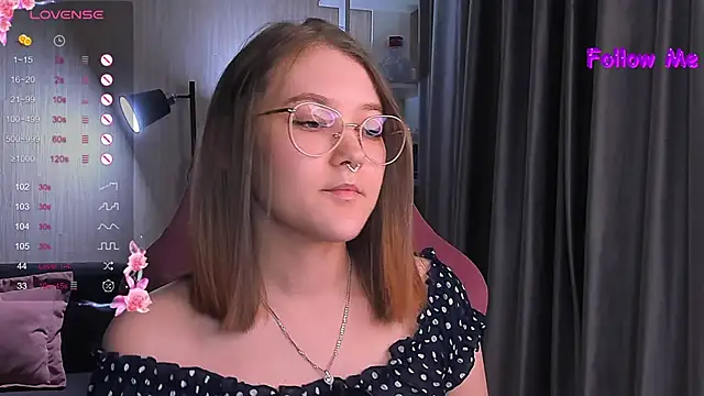 Snapshot of bunny_bubble chatting on February 26, 2025, 9:58 pm bunny bubble online show from February 26, 2025, 9:58 pm