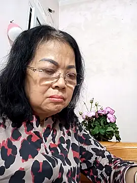 Hotestlove online show from December 14, 2025, 10:20 am