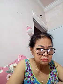 Hotestlove online show from April 29, 2026, 10:27 pm