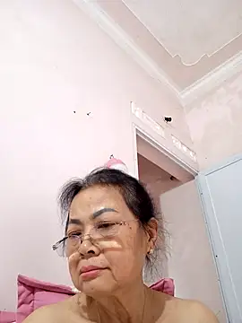 Hotestlove online show from May 9, 2026, 9:58 am