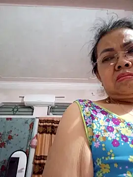 Hotestlove online show from May 9, 2026, 10:04 pm