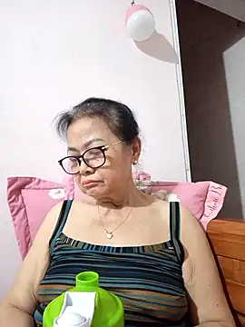 Hotestlove online show from May 11, 2026, 9:34 pm