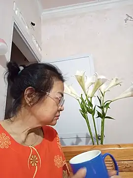 Hotestlove online show from May 20, 2026, 11:49 am