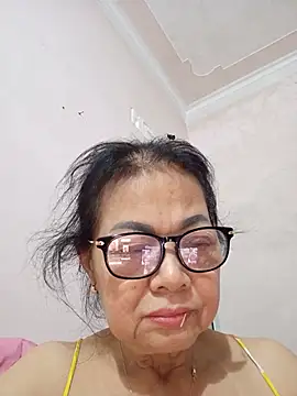 Hotestlove online show from May 27, 2026, 7:16 am