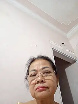 Hotestlove online show from May 31, 2026, 10:22 pm