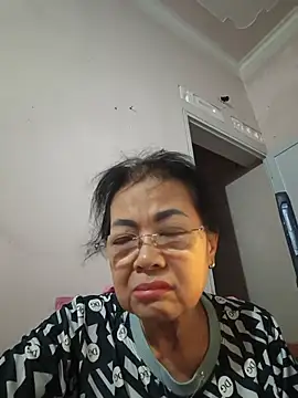 Hotestlove online show from June 2, 2026, 1:46 pm