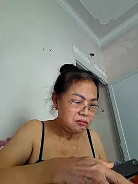Hotestlove online show from June 5, 2026, 9:59 am