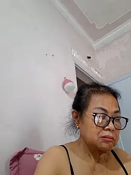 Hotestlove online show from June 8, 2026, 11:38 pm