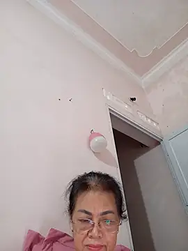 Hotestlove online show from June 18, 2026, 10:58 pm