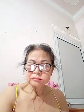 Hotestlove online show from June 22, 2026, 8:33 am