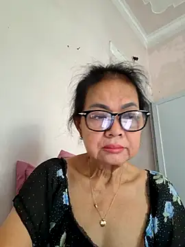 Hotestlove online show from July 2, 2026, 11:44 pm