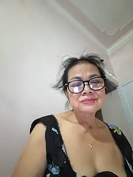 Hotestlove online show from July 3, 2026, 12:00 pm