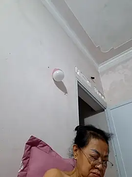 Hotestlove online show from July 7, 2026, 9:41 pm