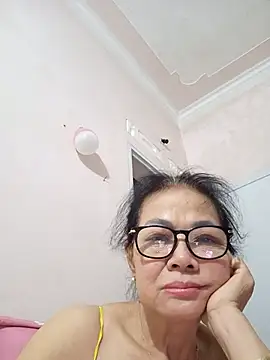 Hotestlove online show from July 19, 2026, 12:42 pm