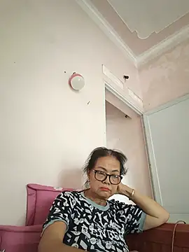 Hotestlove online show from July 27, 2026, 3:24 am