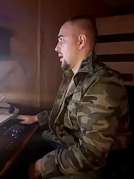 Snapshot of Foxyshaved chatting on January 18, 2025, 6:03 am Foxyshaved online show from January 18, 2025, 6:03 am