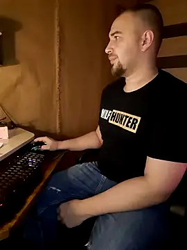 Snapshot of Foxyshaved chatting on January 20, 2025, 4:54 am Foxyshaved online show from January 20, 2025, 4:54 am