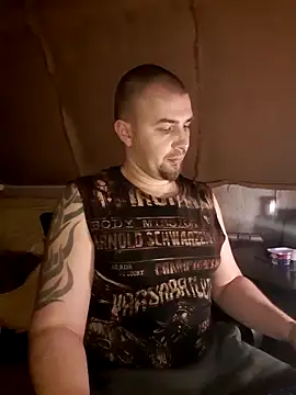 Snapshot of Foxyshaved chatting on January 29, 2025, 12:56 pm Foxyshaved online show from January 29, 2025, 12:56 pm