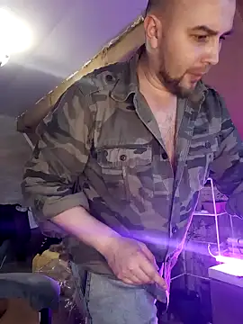 Snapshot of Foxyshaved chatting on March 17, 2025, 3:29 pm Foxyshaved online show from March 17, 2025, 3:29 pm